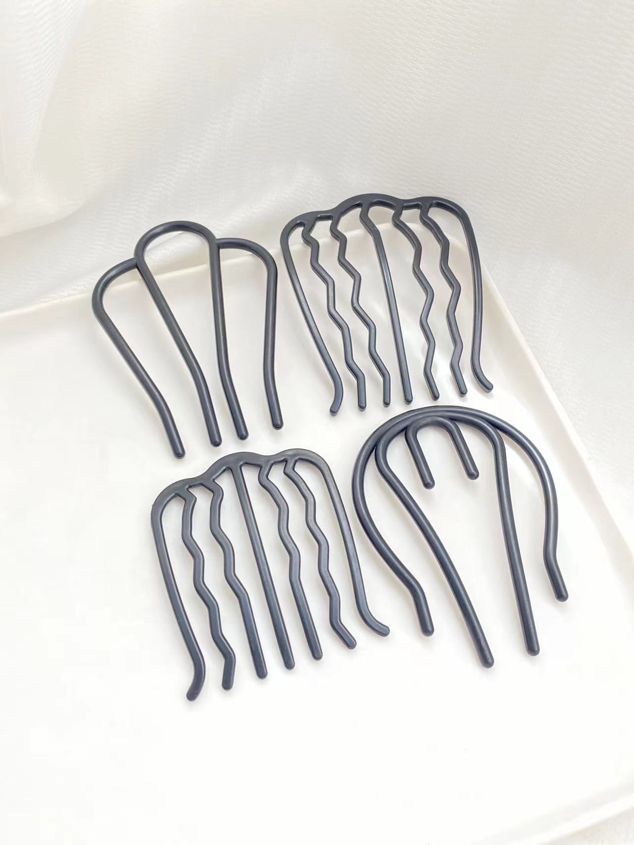 Women'S Accessories Designer - 4pcs Black Hair Combs with Different