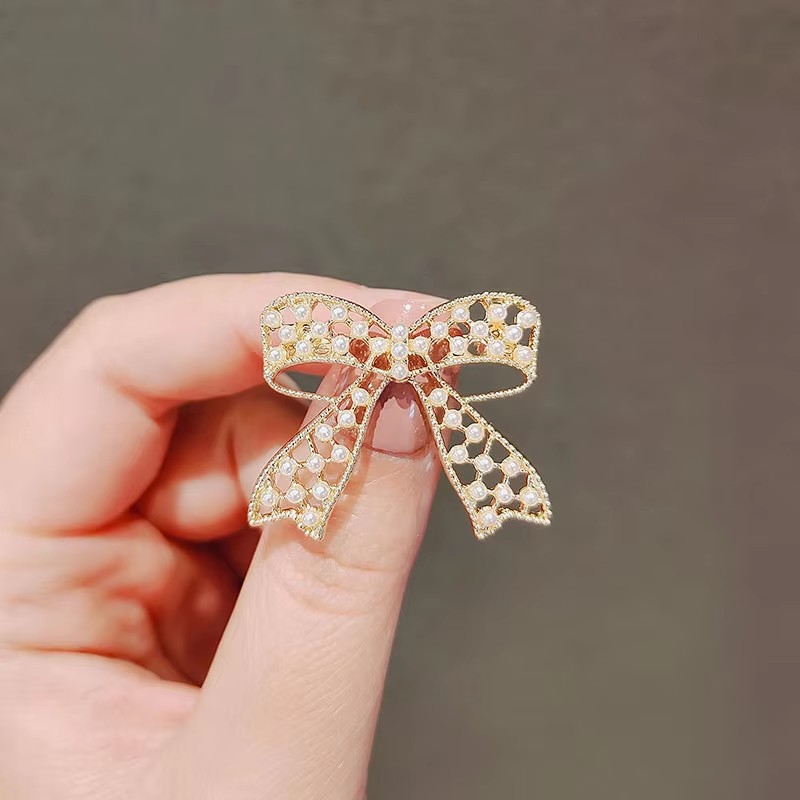 Punk Girl Brooch 2025 Fashiona - đánh giá và giá Women'S Accessories Manufacturers