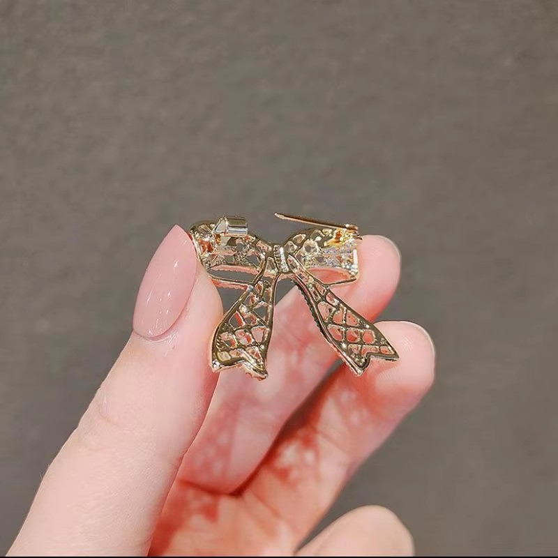 Punk Girl Brooch 2025 Fashiona - đánh giá và giá Women'S Accessories Manufacturers
